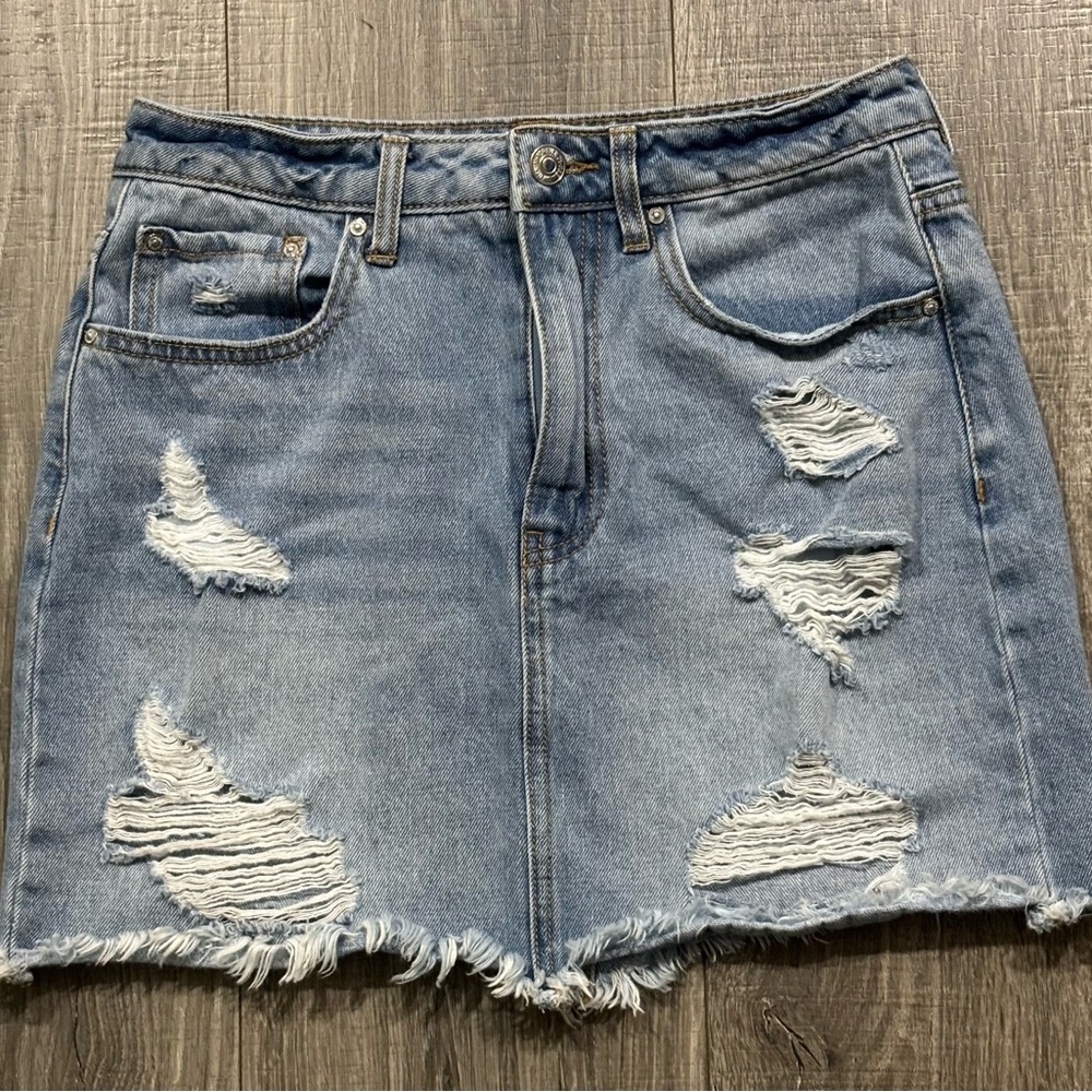 Forever 21 Blue Distressed Mini Skirt
(0157)